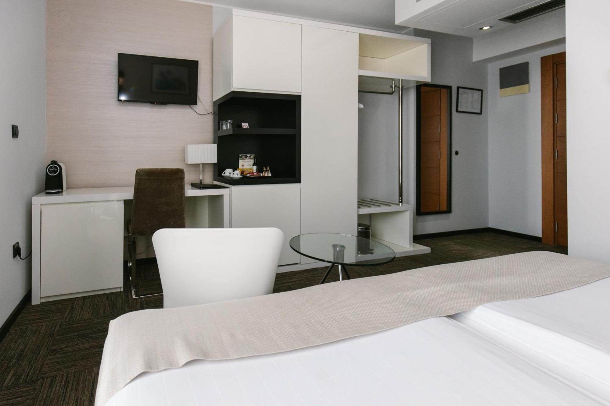 Hotel Heritage Белград Стая снимка